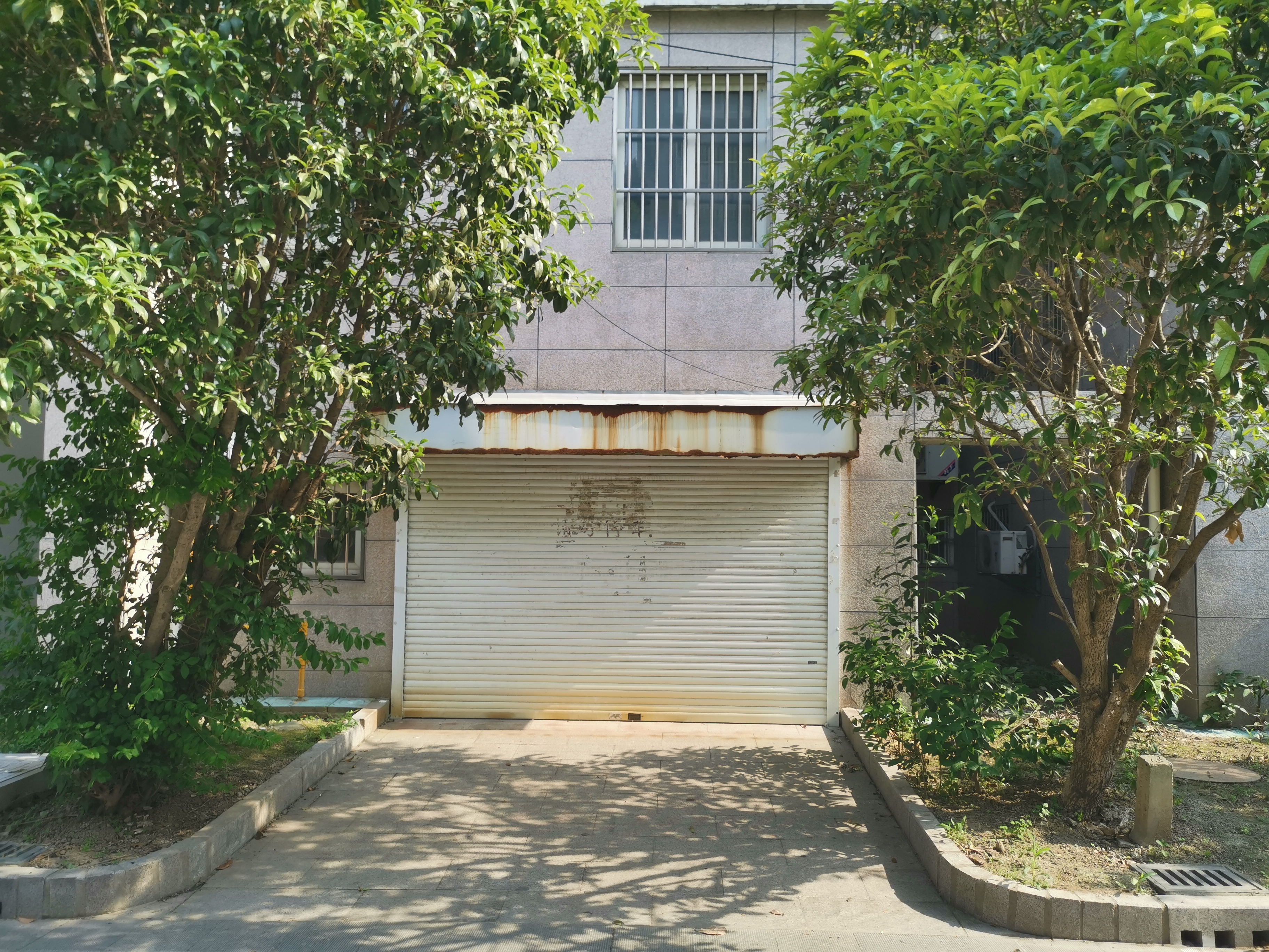 五星小区贵居苑4号楼51平大汽车库出租 - 房屋租售 - 盐城鹤鸣亭