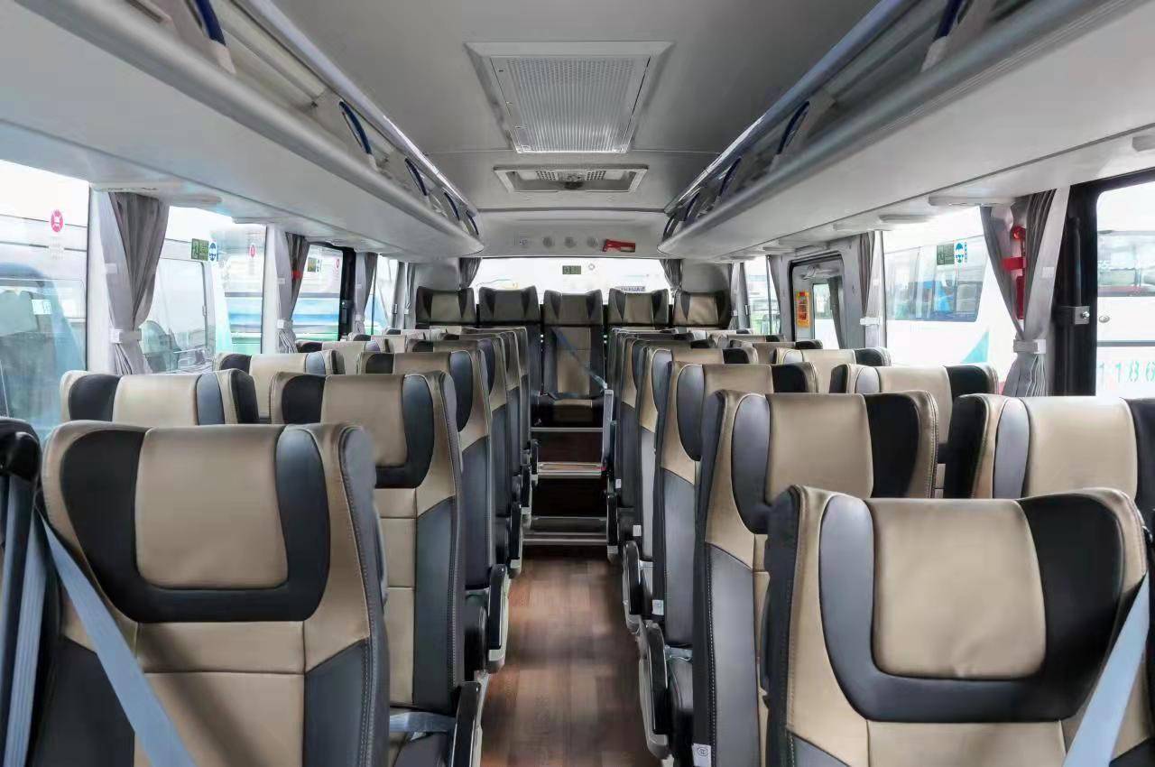 新型城市公交客车亮相盐丰线